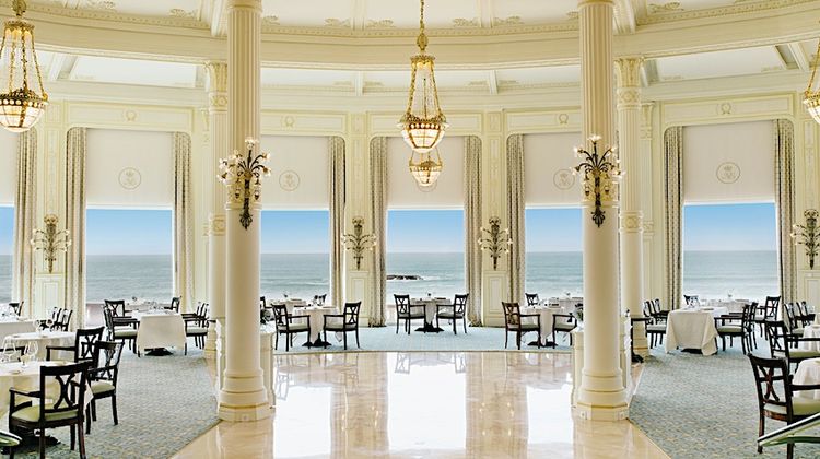 PALACE – À Biarritz, l’Hôtel du Palais s’ouvre à de belles expériences